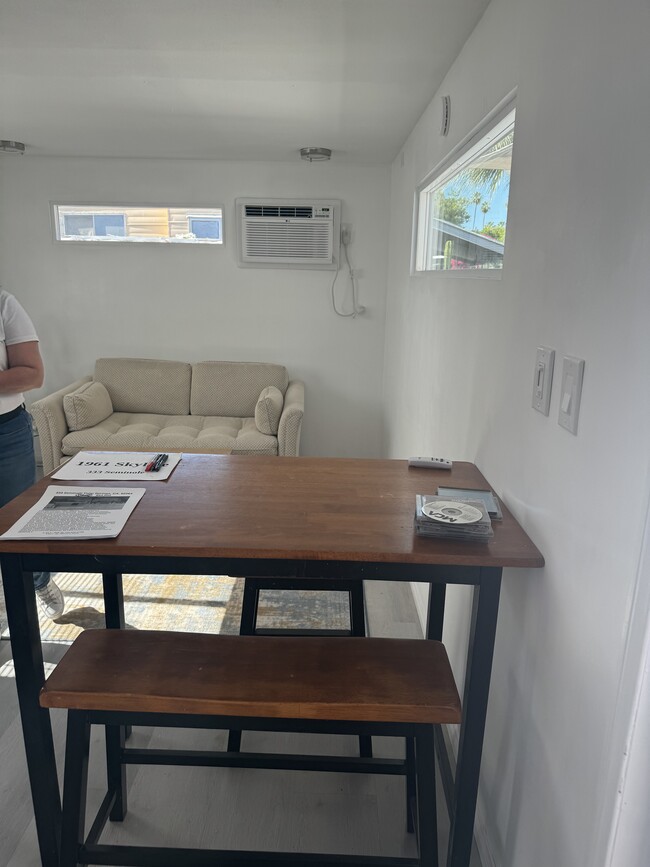 Building Photo - 333 Seminole