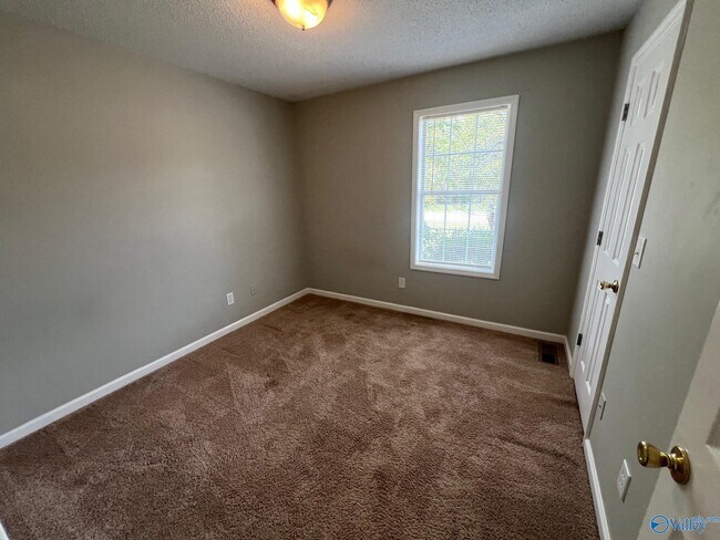 Building Photo - 113 Quiet Ln