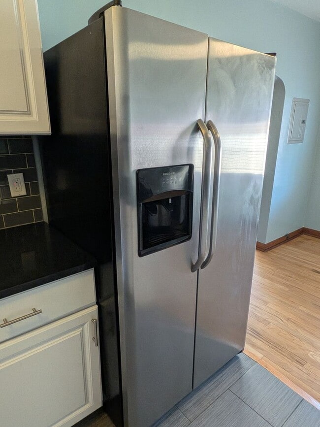 Building Photo - Spacious 1-bedroom apartment in a excellent location