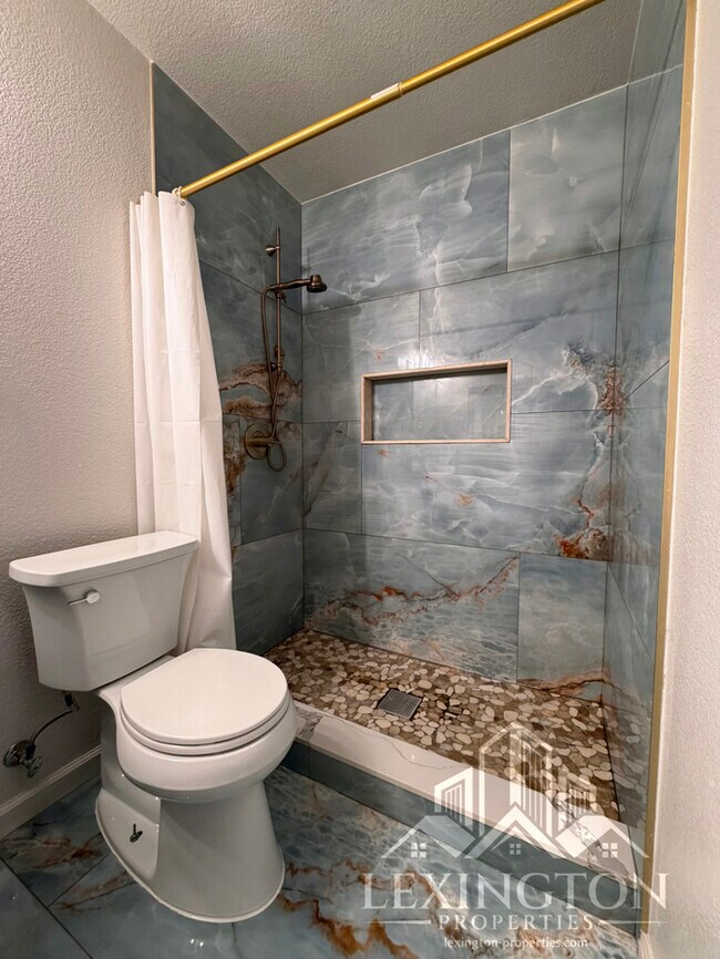 Building Photo - Stunning, 2BD/1BA, Condo home in The Villaggio Community, near Madison Ave. and American River Co...