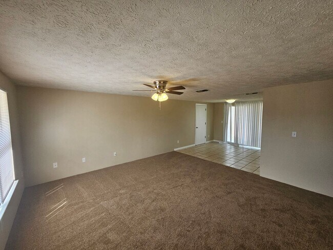 Building Photo - Cozy 3Bed/2Ba Brick Home Convenient to Shopping, Dining & Tyndall AFB! *1/2 OFF 1st Month's Rent!*