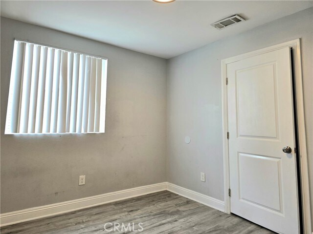 Building Photo - 715 W 58th St