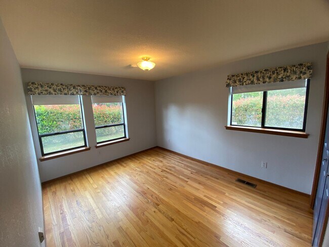 Building Photo - Spacious Buckley Home by Maris Farms