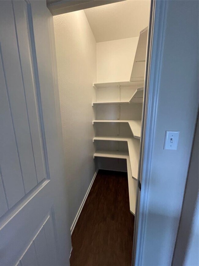 Building Photo - 3473 Pauling Loop