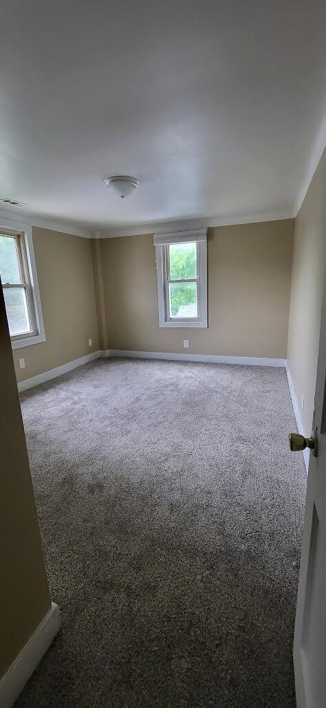 Building Photo - 2 Bedroom Apartment