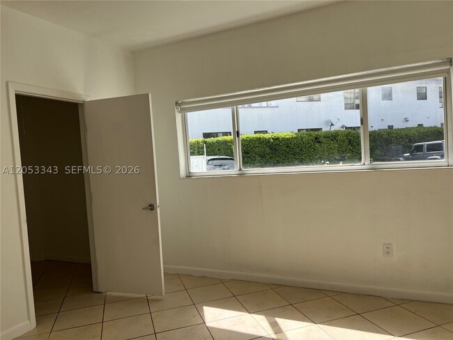 Building Photo - 1185 Marseille Dr