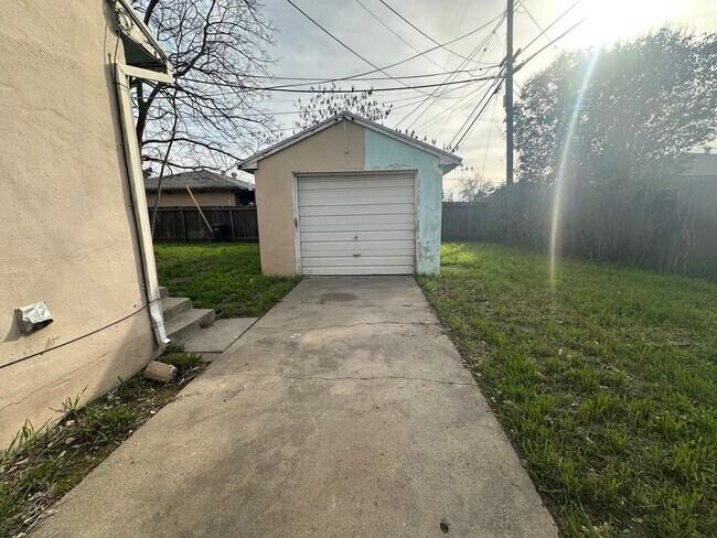 Building Photo - Water/Sewer Paid