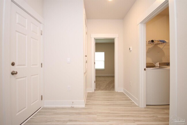 Building Photo - 5875 Sargassum Ln