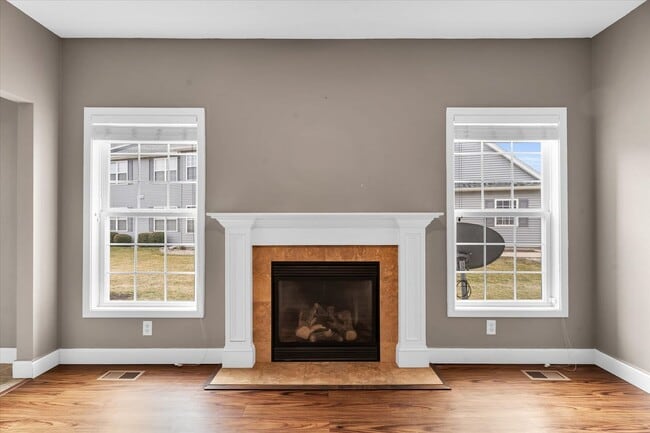 Building Photo - 2 bedroom, 2 bathroom condo!