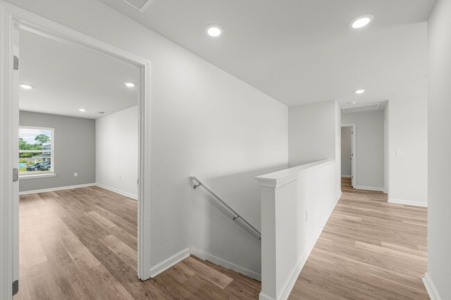 Building Photo - 5832 Viking Wy