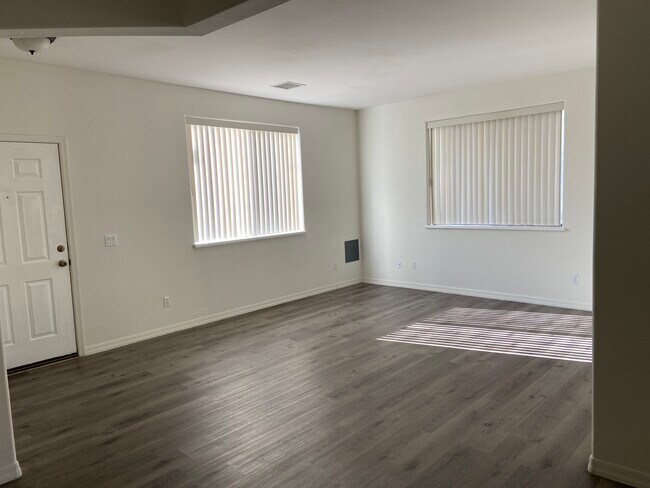 Building Photo - 8057 N Command Point Dr