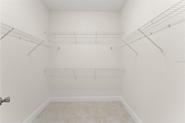 Building Photo - 8838 Abbotsbury Dr