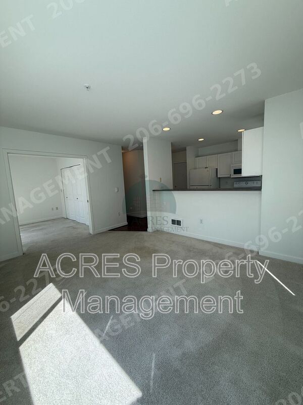 Building Photo - 524 6th Ave W
