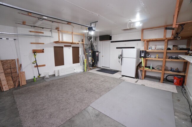 Building Photo - 5903 S Snowdrop Pl