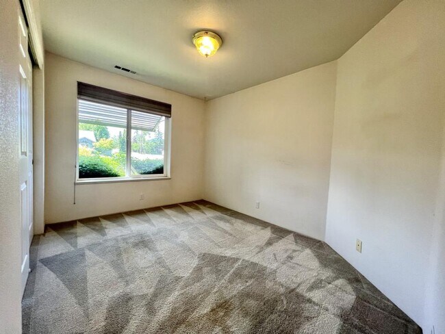 Building Photo - 112 Wagon Wheel Dr