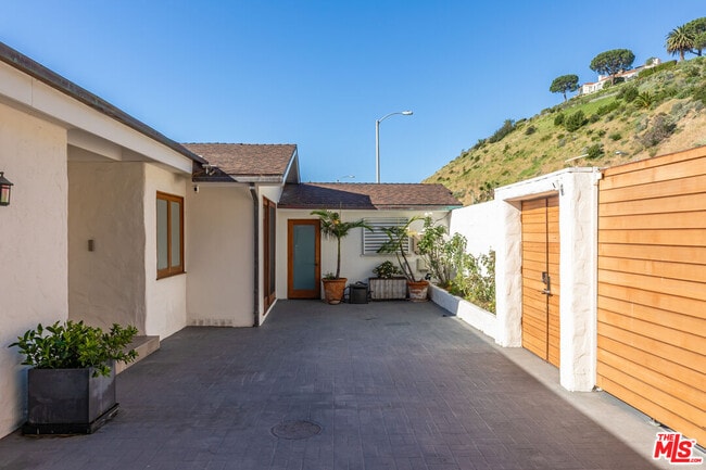 Building Photo - 23018 Pacific Coast Hwy