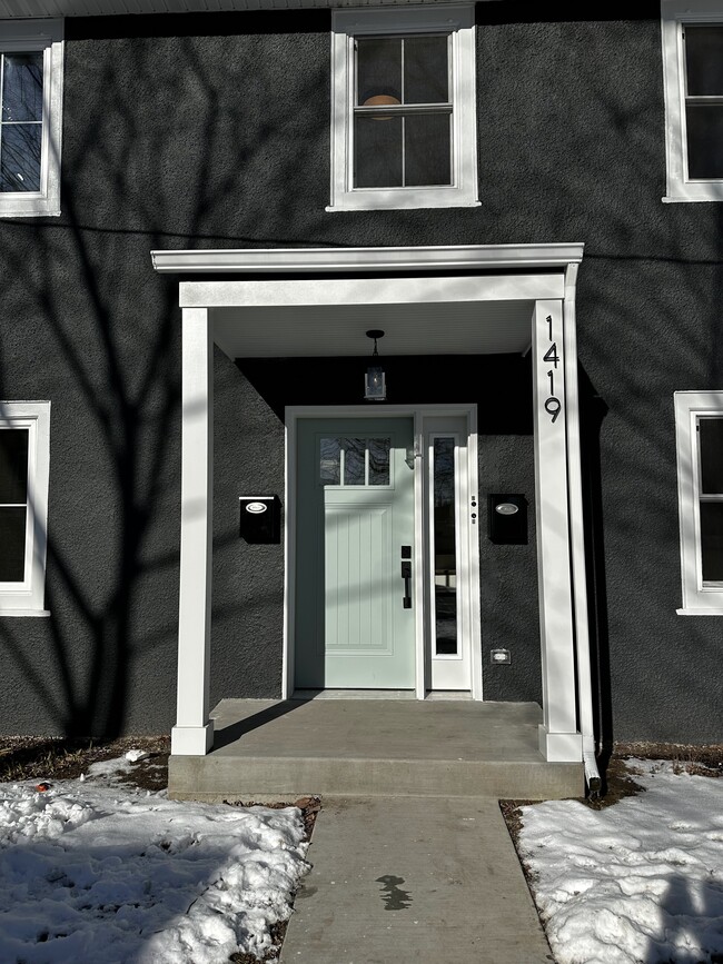 Front Building Entry - 1419 Grey Ave