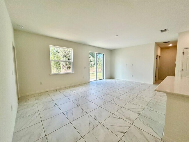 Building Photo - 2534 Longworthy Rd