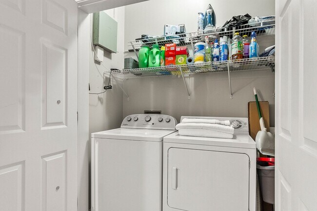 Building Photo - First Floor Capstone Quarters Available Fall 2026