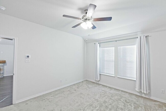 Building Photo - 1111 Emerald Gate Dr