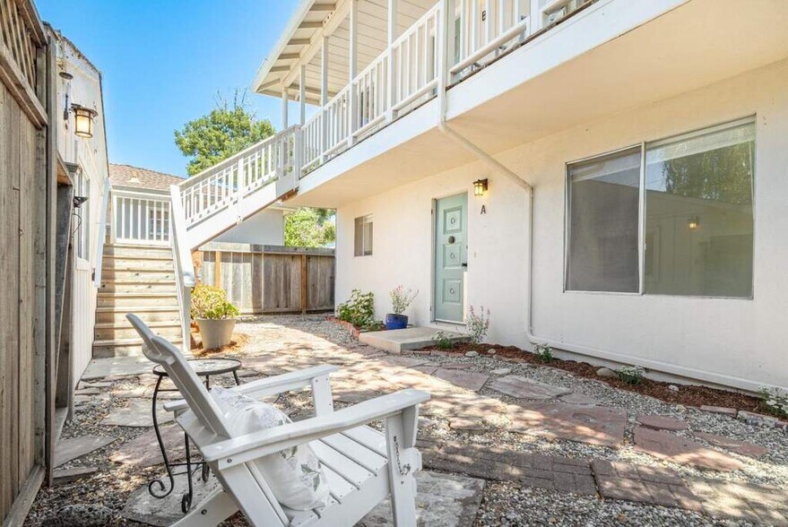 Building Photo - 616 Oak Dr