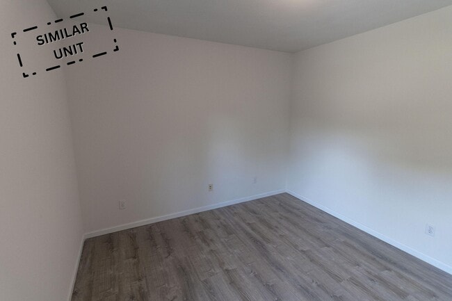 Building Photo - 3306 E St Charles Rd