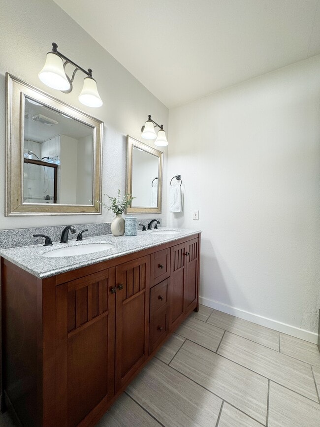 Building Photo - 1923 W Hampson Ave