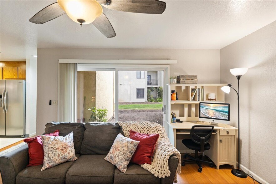 Building Photo - 1581 W Swain Rd