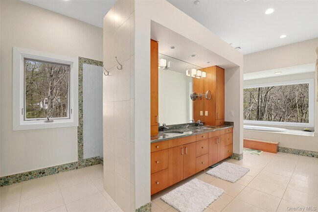 Building Photo - 17 Fox Run Rd