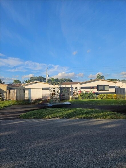 Building Photo - 7817 Fairway Blvd