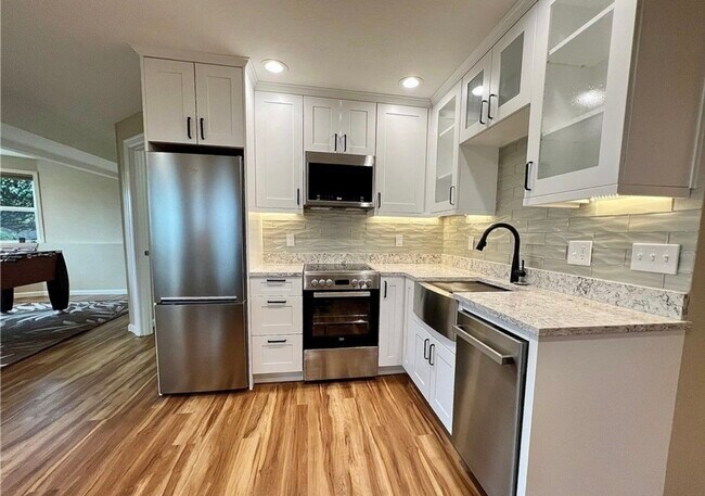 Building Photo - 29530 1st Ave S