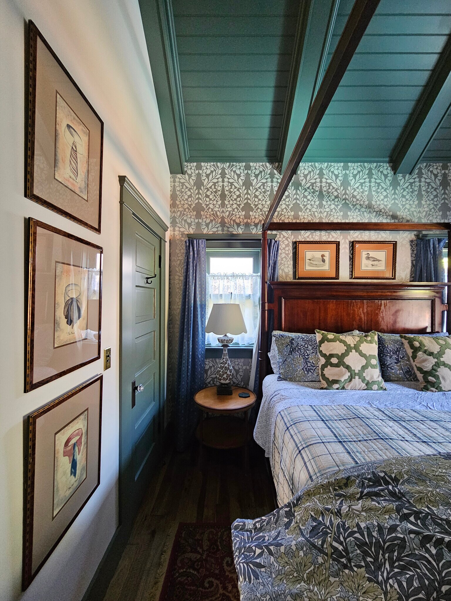 Building Photo - 139 N Ivy Ave