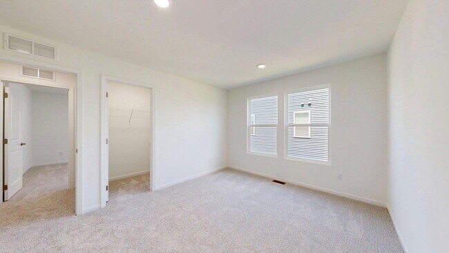 Building Photo - 826 Kuss Dr
