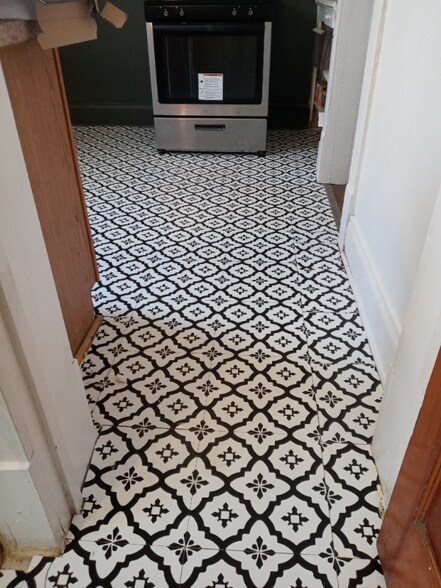 Building Photo - 1210 Erie St