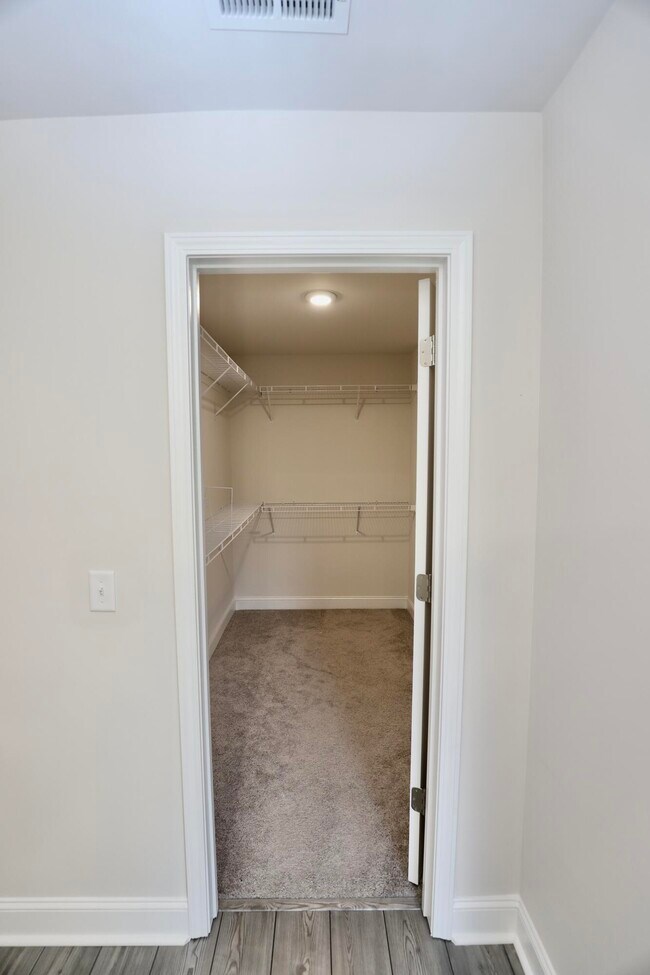 Building Photo - 870 Curlew Cir