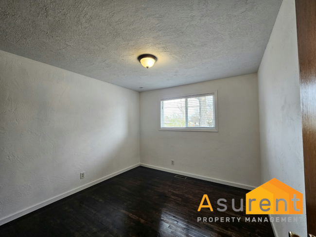 Building Photo - Newly Remodeled 3 Bedroom- 2 Full Bathroom...