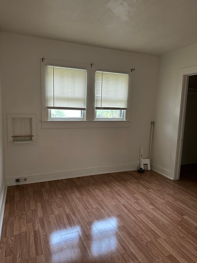 Building Photo - 1 Bed, 1 Bathroom Apartment in New Iberia!