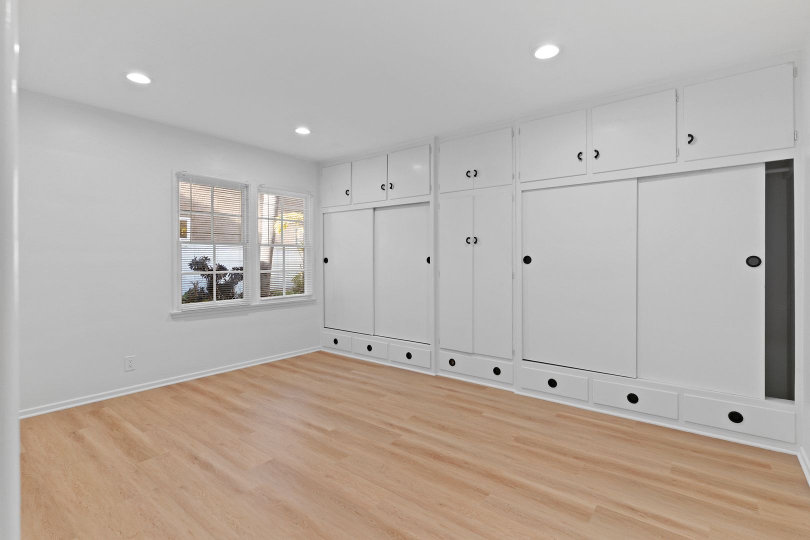 Building Photo - 237 Belmont Ave