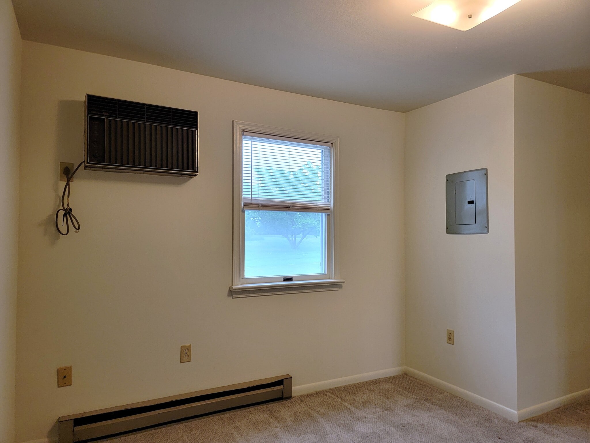 Building Photo - 61 W Church St