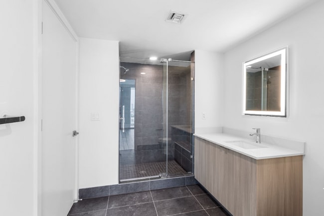 Building Photo - 1480 NW North River Dr