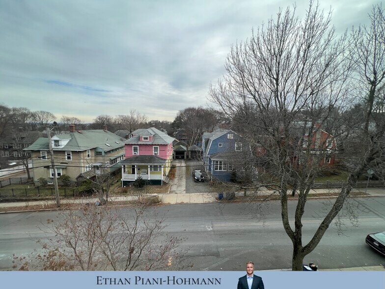 Building Photo - 39 Highland Ave