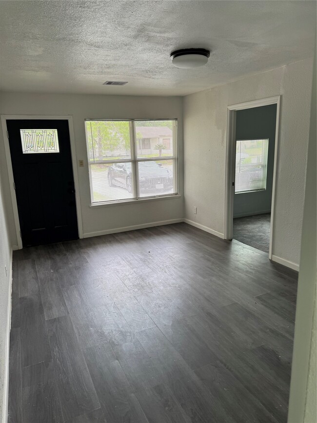 Building Photo - 4215 Botany Ln