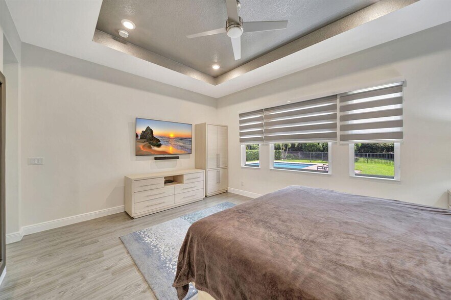 Building Photo - 8720 E Baypoint Cir