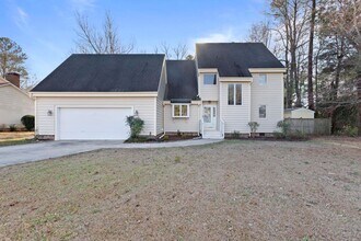Building Photo - New Bern! Water Front Community!