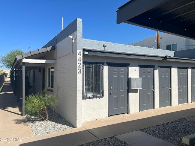 Building Photo - 4423 N 13th Pl