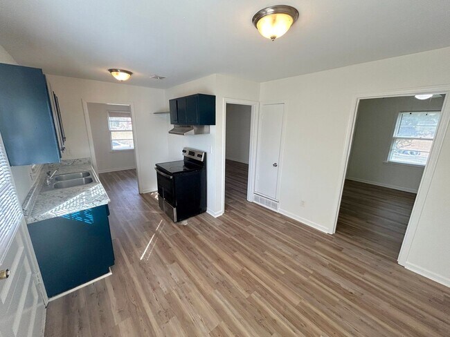 Building Photo - 5423 Bannock St