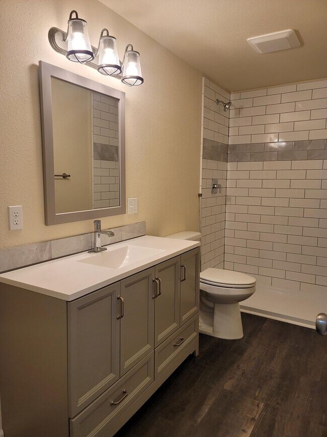Building Photo - 2 Bedroom Rambler in Suquamish!
