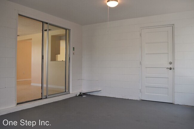Building Photo - 2 br, 1.5 bath House - 10930 Norwood Av