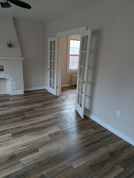 Building Photo - 531 Halsey Ave