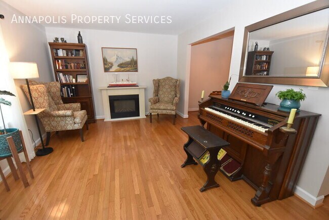 Building Photo - 518 Bay Dale Ct